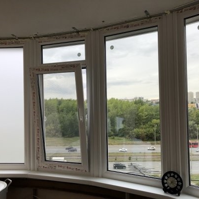 остекление эркерного балкона боковые окна матовое стекло